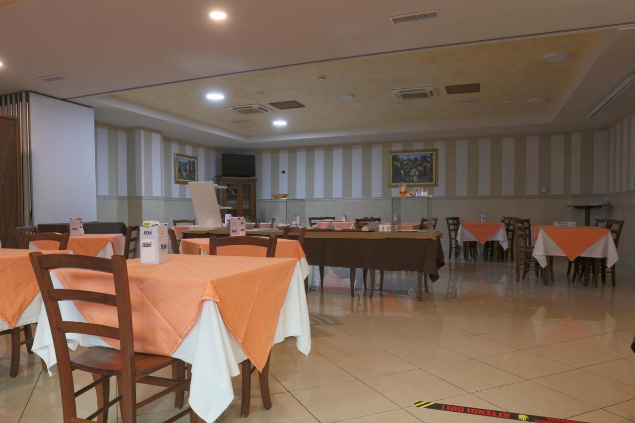 La Piana Hotel Tito エクステリア 写真