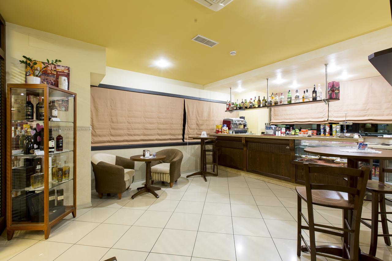La Piana Hotel Tito エクステリア 写真