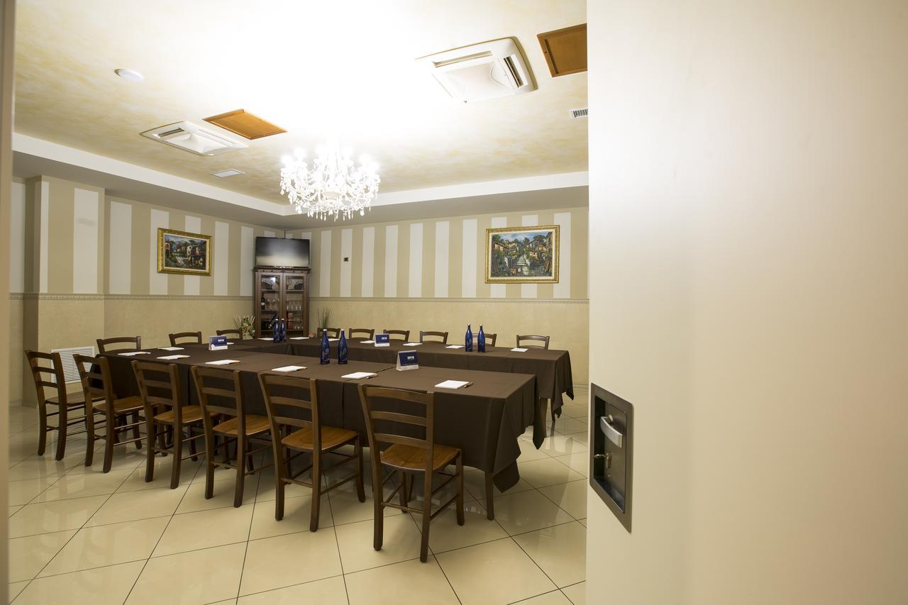 La Piana Hotel Tito エクステリア 写真